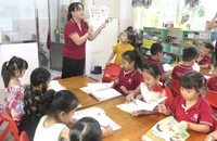 Bộ trưởng Bộ GD&ĐT nêu lý do hệ số lương giáo viên mầm non thấp nhất các cấp học