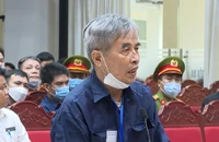 ‘Ông trùm’ buôn 200 triệu lít xăng lậu khai: ‘Tháng nào cũng phải chi bôi trơn’