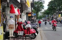 Cận cảnh vỉa hè bị lấn chiếm ở TP.HCM