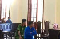 Cựu chủ tịch và cựu giám đốc cùng nhập viện, tòa hoãn xử