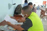 Chủ cũ khốn đốn vì người mua không chịu sang tên xe