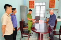 'Nổ' là nhà báo để lừa chạy án