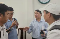 Giám đốc bệnh viện nói lý do bật khóc vụ tính 'khống' tiền điều trị tán sỏi