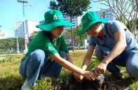 Trồng hơn 1000 cây xanh "Vì một ký túc xá xanh"