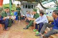 Biên phòng Kiên Giang phổ biến chống khai thác IUU cho ngư dân