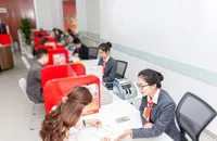 Hiện mặt bằng lãi suất tiền gửi tại các ngân hàng đều đã tăng cao. Ảnh: TL