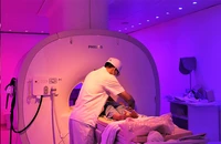 Chụp CT scan cho bệnh nhân tại BV Chợ Rẫy, TP.HCM. Ảnh: THẢO PHƯƠNG
