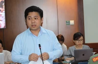 Ông Hồ Tấn Minh, Chánh Văn phòng Sở GD&ĐT TP.HCM, phát biểu tại buổi họp báo chiều 30-3. Ảnh: THÀNH NHÂN