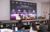 Các chuyên gia cho rằng những doanh nghiệp chậm thay đổi, phụ thuộc vào công cụ giảm giá để thu hút khách hàng sẽ gặp nhiều rủi ro. Ảnh: THU HÀ