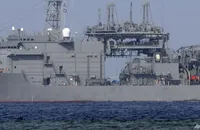 Tàu cứu hộ Chihaya của Lực lượng Phòng vệ Nhật ngoài khơi Ikemajima, tỉnh Okinawa (phía nam Nhật). Ảnh: AP.