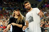 Nữ ca sĩ Shakira làm nhiều điều cho bóng đá hơn Pique
