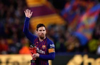 Chủ tịch và sao Barca mong Messi trở lại Camp Nou