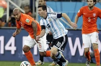 Hà Lan sẽ "bắt chết" Messi kiểu gì?