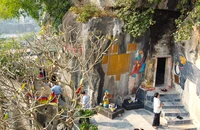 Di tích Quốc gia Chùa Quan Thánh bị tô vẽ, biến dạng nghiêm trọng