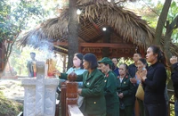 An táng phu nhân Đại tướng Võ Nguyên Giáp ở Vũng Chùa-Đảo Yến