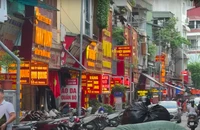 Hỏi mua vàng SJC ở chợ đen, người bán trả lời 'giấy tờ lấy đâu ra'