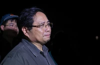 Thủ tướng thị sát xã ngoại thành Hà Nội trong đêm, yêu cầu sẵn sàng di dời 30.000 dân