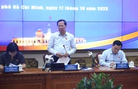 Năm 2024, TP.HCM dự kiến chi thu nhập tăng thêm cho cán bộ 1,5-1,6 lần
