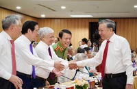 Chùm ảnh: Tổng Bí thư Tô Lâm gặp mặt cán bộ lão thành cách mạng tại TP.HCM