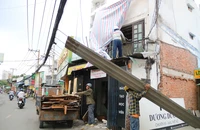 Những hộ dân đầu tiên bàn giao mặt bằng để mở rộng đường Chu Văn An ở TP.HCM
