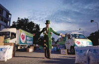 Đen Vâu đưa hình ảnh cứu trợ mùa bão lũ vào MV 'Triệu điều nhỏ xíu xiêu lòng'