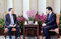 Chủ tịch Quốc hội Trần Thanh Mẫn hội kiến Thủ tướng Singapore Lawrence Wong
