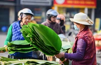 Chợ lá dong đắt khách dịp Tết Nguyên đán 2025