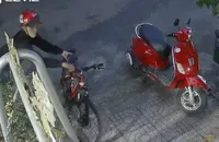 Người phụ nữ chạy bộ đuổi trộm xe đạp ở Bình Tân