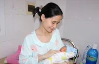 Cứu sống mẹ con sản phụ nhau cài răng lược xuyên bàng quang hiếm gặp