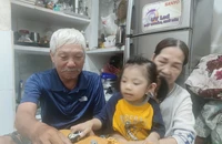 Cháu nội ông Sung ở quận 4, TP.HCM chưa có giấy khai sinh. Ảnh: NGUYỄN HIỀN