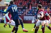 Cách xem giải Ngoại hạng Anh chỉ với chi phí siêu rẻ trên Tivi và smartphone