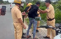 Người dân viết thư cảm ơn CSGT bắt kẻ 'đua nóng' xe sau 35 phút nhận tin báo