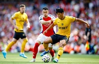 Arsenal thắng dễ ở trận mở màn Premier League