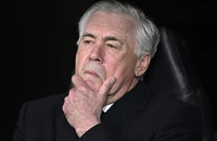 Courtois chỉ trích các đồng đội, Ancelotti không quan tâm việc bị Real Madrid sa thải