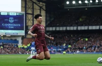 Man City nhọc nhằn giành 3 điểm