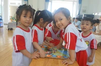 Miễn học phí là đi học không phải đóng tiền?