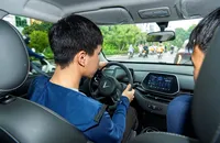 Lái thử VF 5 Plus, người lần đầu tìm mua ô tô 'phải lòng' xe điện