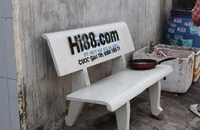Công an Thủ Đức cảnh báo: Dán, phát quảng cáo trái phép có thể bị xử lý hình sự