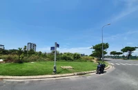 Khu đất vàng bốn mặt tiền ở bờ đông sông Hàn. Ảnh: TẤN VIỆT