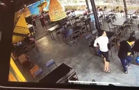 Tạm đình chỉ công tác cán bộ Trung tâm quỹ đất Đà Nẵng ném tiền lẻ ở quán bún bò