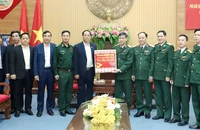 Phó Chủ tịch Quốc hội Trần Quang Phương chúc Tết tại Đà Nẵng