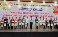 Đà Nẵng tặng tiền mặt và hơn 18.000 suất quà Tết cho hộ nghèo