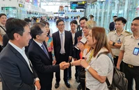 Bí thư Đà Nẵng thăm công ty cảng, dệt may, động viên doanh nghiệp nước ngoài
