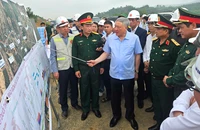 Cao tốc Hòa Liên – Túy Loan vướng mặt bằng đường gom, thiếu đá xây dựng