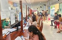 Người dân bức xúc vì làm hồ sơ đất đai quá lâu, chính quyền lập tức trả lời