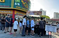 Xe bánh mỳ gây 'sốt' ở Đà Nẵng bị lập biên bản vì lấn chiếm vỉa hè