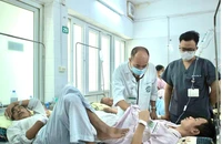 Đấu thầu thuốc, vật tư y tế: Bệnh viện được chọn báo giá cao nhất