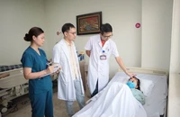 Đau đầu dữ dội nhiều tuần, bé 9 tuổi được phát hiện u màng não 