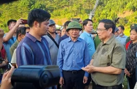 Thủ tướng Phạm Minh Chính: Trước 31-12 phải tái lập được thôn Làng Nủ