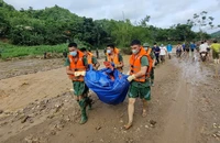 Tìm thấy thêm 1 thi thể nạn nhân tại thôn Làng Nủ